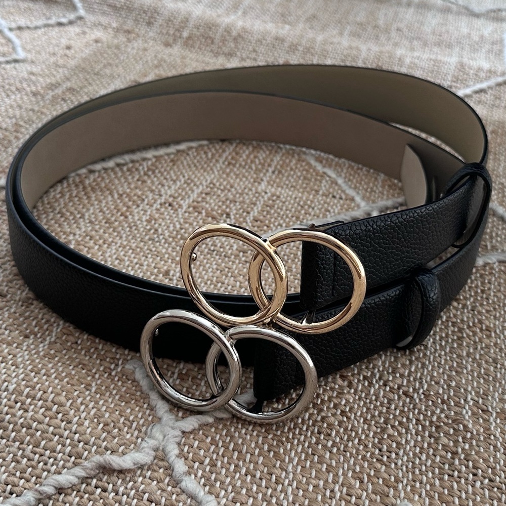 Lot of 2 Steve Madden Gold and Silver Circle Buckle Belts Black Medium